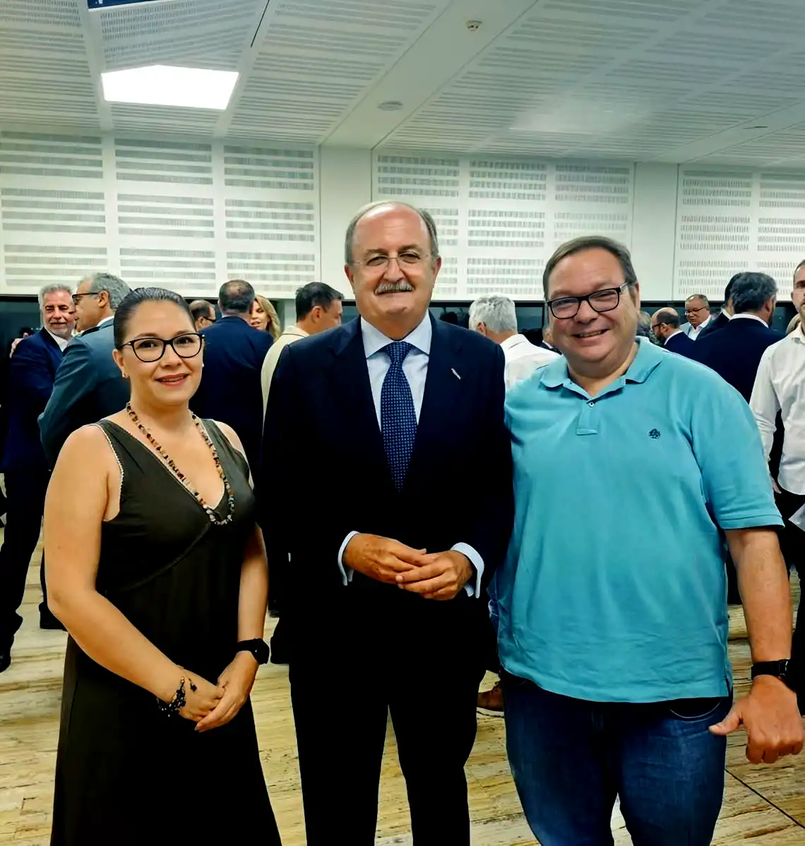 Marta García y Carmelo Peralta, de Diario Comarcal de Cartagena, junto a Tomás Martínez Pagán, presidente de FREMM.
