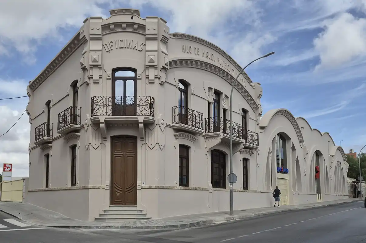 Antigua Fundición Frigard en Barrio Peral, Cartagena, futuro supermercado SuperDirecto.